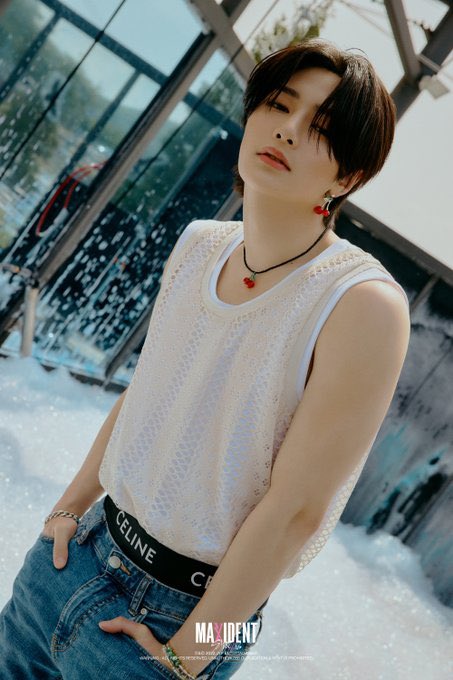 69skz's tweet photo. My boyfriend https://t.co/i0uTA75MR6