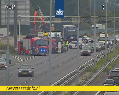 ❌ | Op de #A9 richting knp. Badhoevedorp is door een ongeval bij Amstelveen maar één rijstrook beschikbaar. Doorgaand verkeer wordt vanaf knp. Holendrecht omgeleid via de A2, A10 en A4. Moet je zo die kant op? Check dan voor vertrek rwsverkeersinfo.nl.