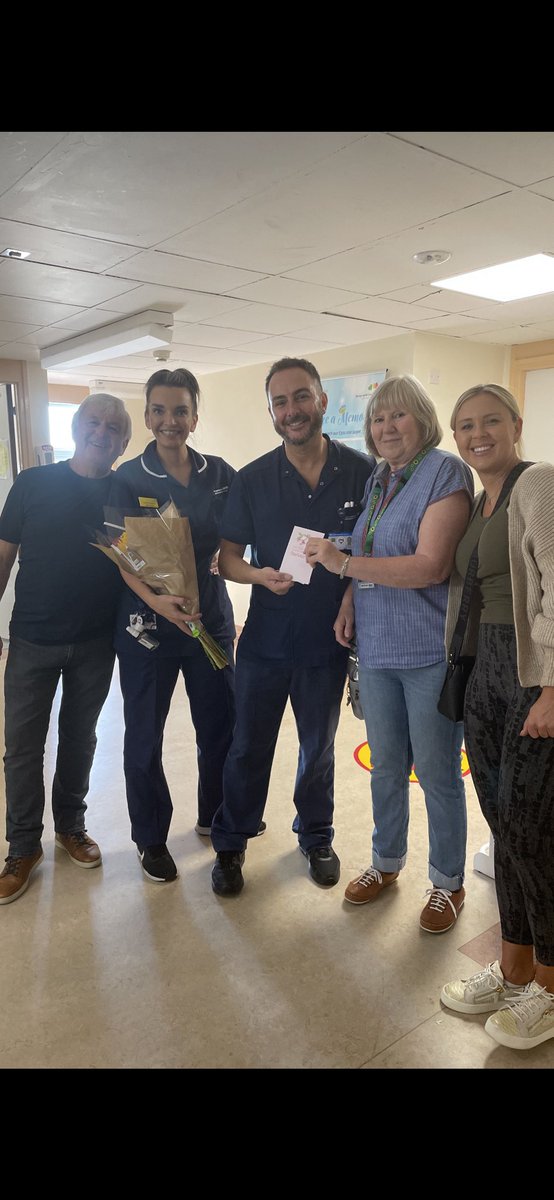 AMAZING FAMILY ALERT Christine sustained a head injury 2 years ago spent time in itu then several weeks on ward19. Our connection has never broken. Today they whole family came to see us and donate £100 for our upcoming sky dive. We Thanku so much. @barnshospital @BHNFTCharity