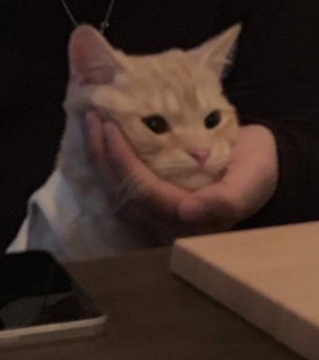 Ieemarkees's tweet photo. i love mark so much :( https://t.co/e21Vm71aBA