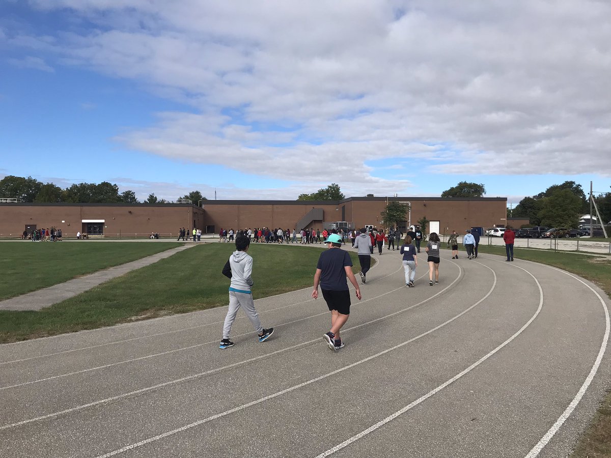 Staff and students participate in the Annual Terry Fox run/walk at LK.