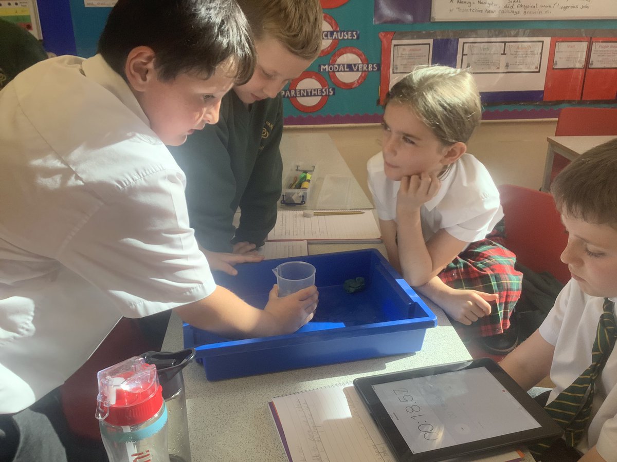 pp_accrington's tweet photo. Class 16 have conducted a science experiment this afternoon, testing the absorbency of different kitchen rolls. Lots of children managed to make the correct predictions. #class16 #collaboration https://t.co/b7Y4jyqISX