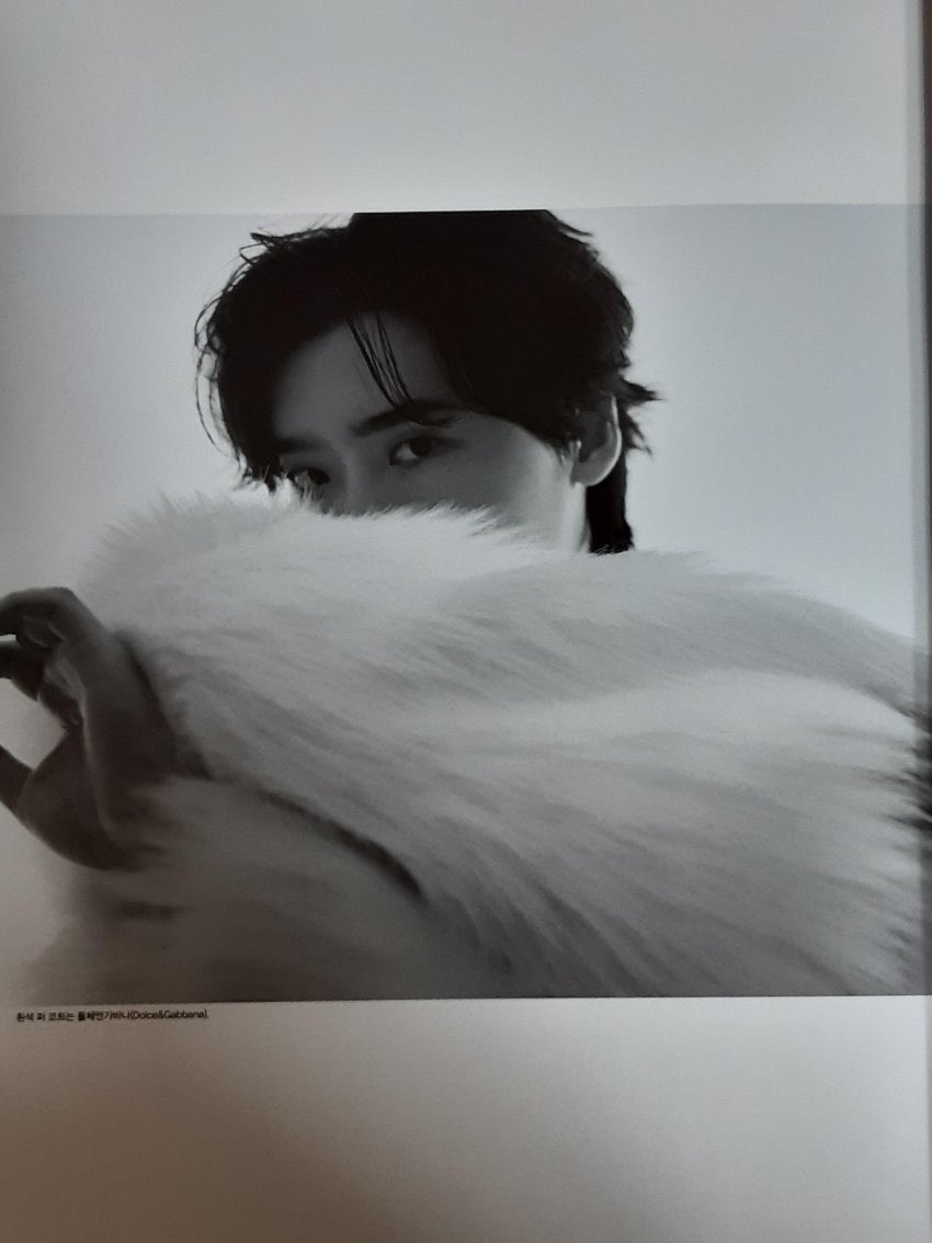 suketesquad's tweet image. CUIDADO CARDÍACOS!

O SUK FEZ UM PHOTOSHOOT PRA UMA REVISTA E N DEU NENHUM SINAL PRA GENTE!!!