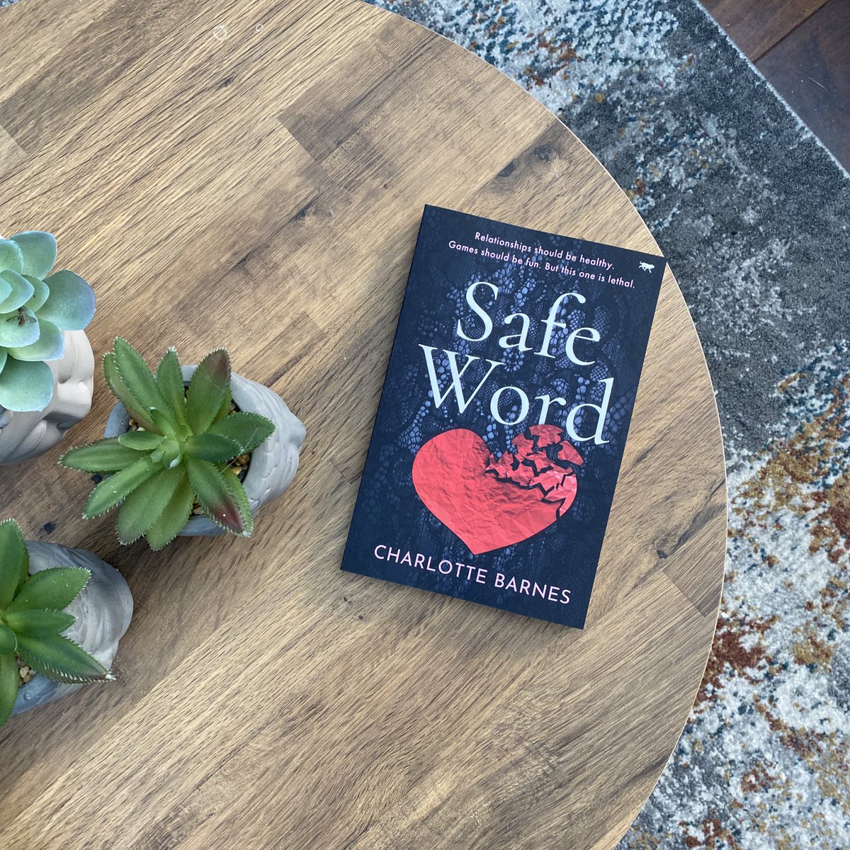 “a gripping book with a good twist...” “I thought the deviousness of the characters was genius...” “A fast-paced, intriguing read, highly recommended!” If you fancy settling down with a twisted thriller this weekend, get ordering while it’s still 99p 👉🏻 geni.us/SafeWordCover