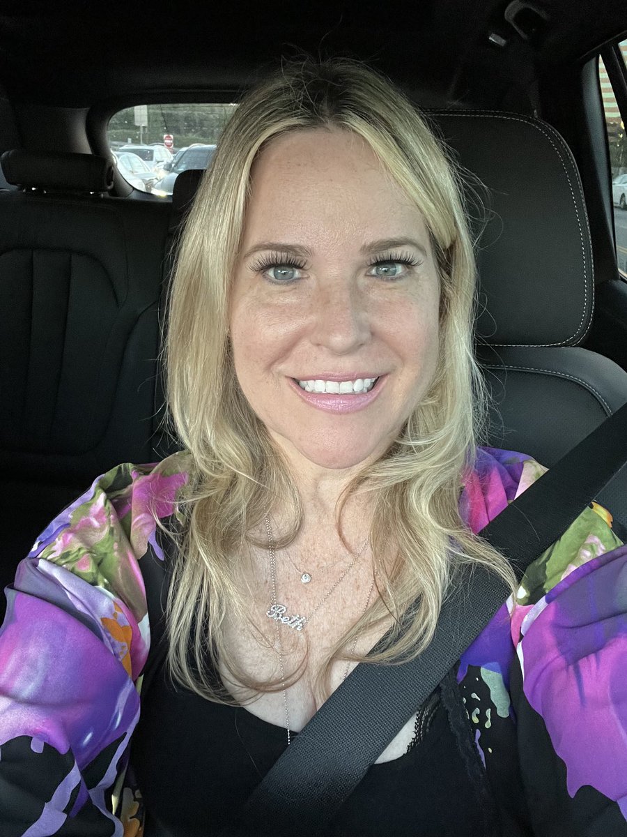 BETHSREALWORLD's tweet photo. Good Morning ☀️ Set your boundaries ☀️ Don’t lower your standards for anyone ☀️#thechallengeallstars  #thechallenge38 #thechallengeusa #therealworldhomecominglosangeles #bethstolarczyk #eyelusionlashesbeverlyhills #instanteyelift #hoodedeyefix #naturalbeauty https://t.co/wDy7ktsW6j