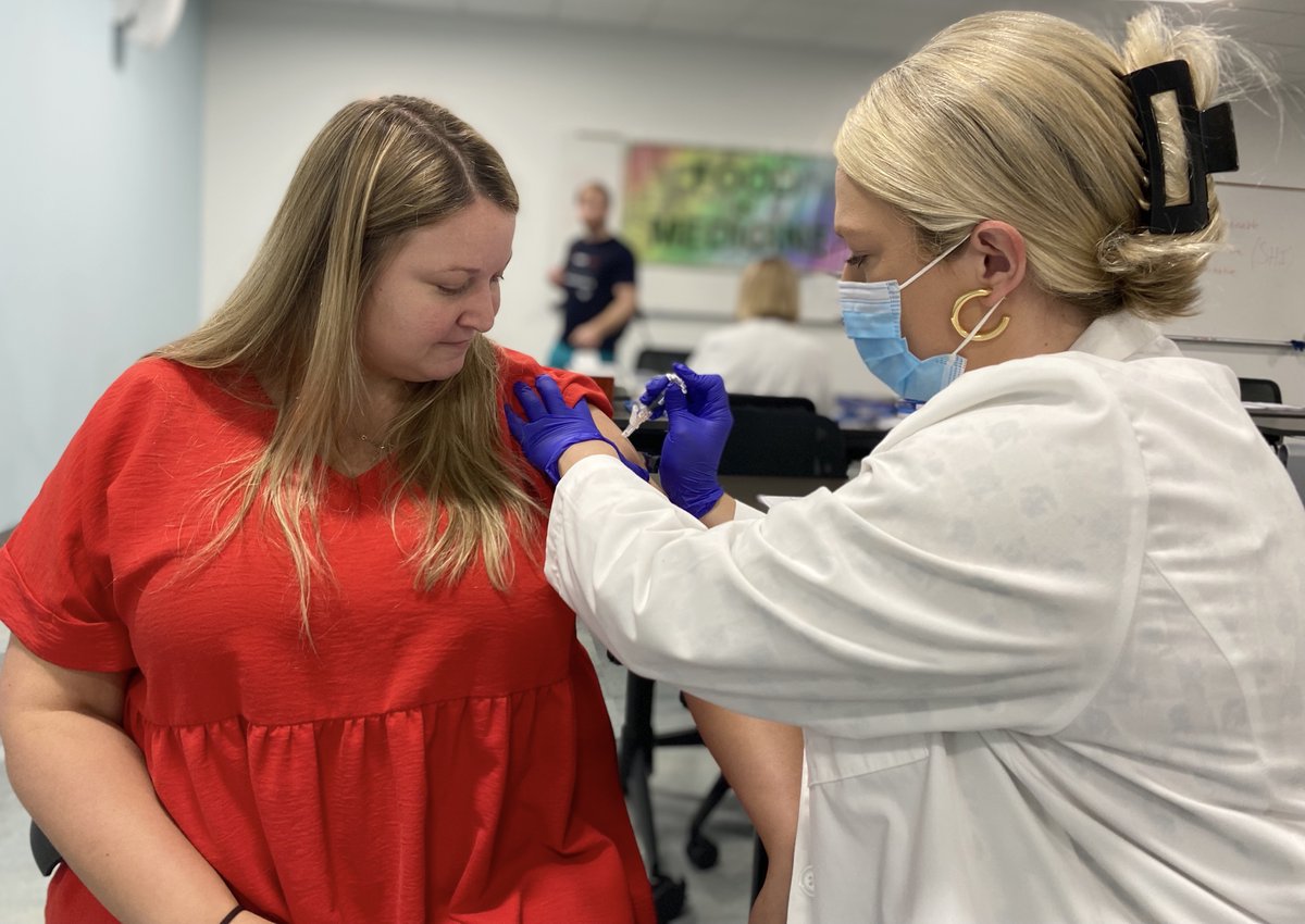 Flu shots are available for students, staff, and faculty today in Russell 228 until 2 PM 💉