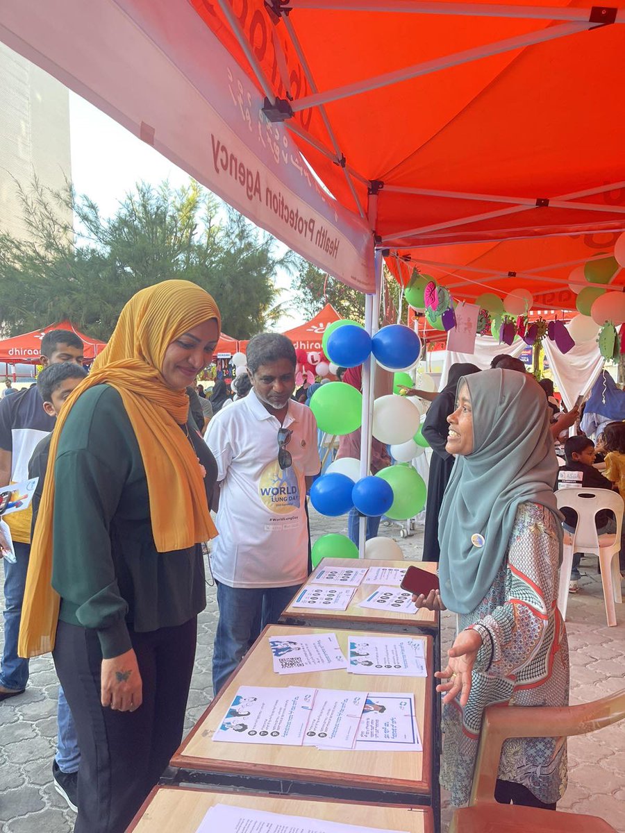 Moxamedalu's tweet photo. Today we held an event at the social center to mark the #Worldlungday (Actual date is 25th September). My team and I thank the Minister Aishath Nahula @aishath_nahula (founder of @ASBAmv) from the bottom of our hearts for helping &amp; guiding us to make the event a success. https://t.co/wSQ9aQ5M2F