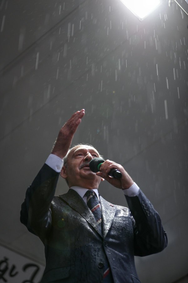 Sayın genel başkanım yanındayız