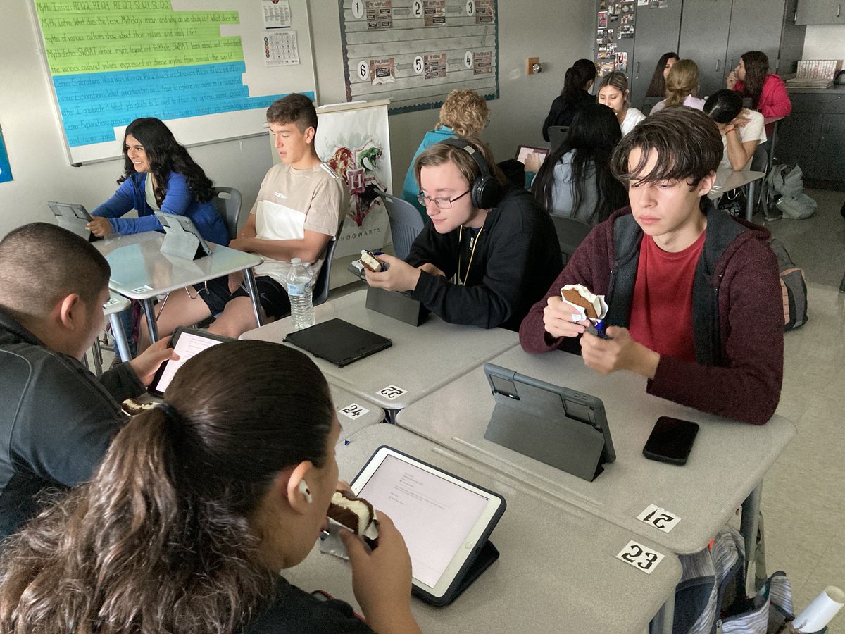 kellyrbutcher's tweet photo. Brought ice cream sandwiches for my third hour as a surprise and delight today! The class had ZERO failing students after six weeks of school in English class. Great job Buffs! @GCHSTHAcademy @GCHSbuffs #iteachgc #1herd https://t.co/4kWWRIzYQo