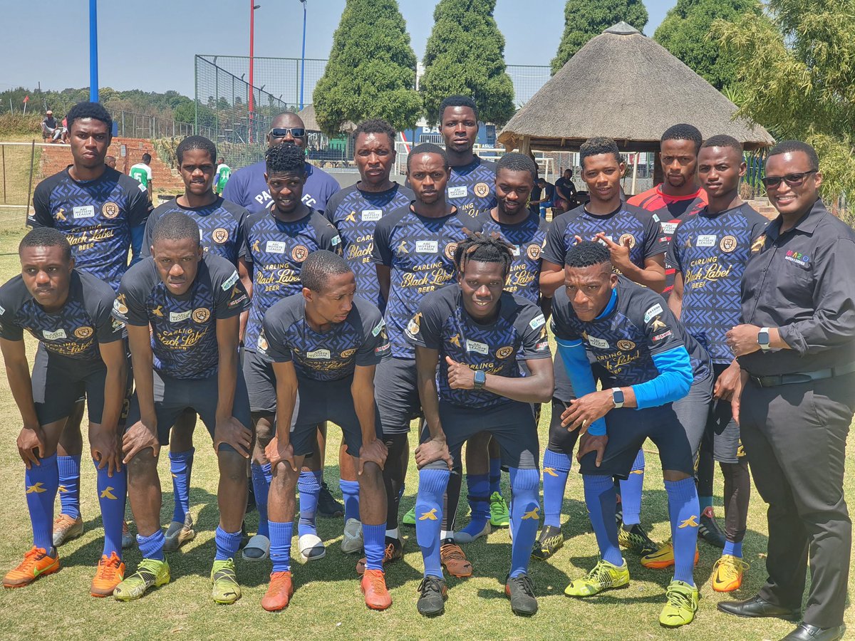 MaZoWatch's tweet image. Thank you @passionfc2018 for hosting our CEO @zonkezakhe_M. Wishing you all the best for the upcoming season. Looking forward to being your fitness partner with @MaZoWatch that allows you to track your fitness, health, fatigue levels &amp;amp; much more.
#MaZoWatch
#PassionFootballClub