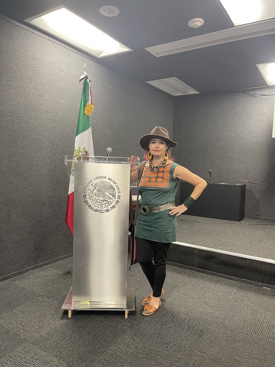 Poetry Performance at the Mexican Consulate in Los Angeles 🌵