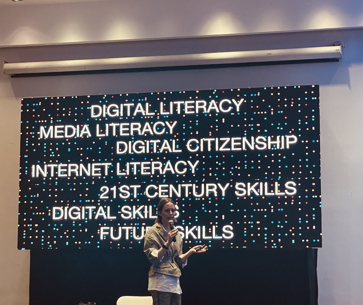 lisard's tweet photo. .@BKCHarvard’s @SandraCortesi on the digital skills young people need, how to develop them, and how to build a better world. 

More resources in multiple languages at  https://t.co/OkOpO6qNC2 #edchat
The Global Summit on Responsible AI hosted by @ITSriodejaneiro https://t.co/XBTQjilXkA