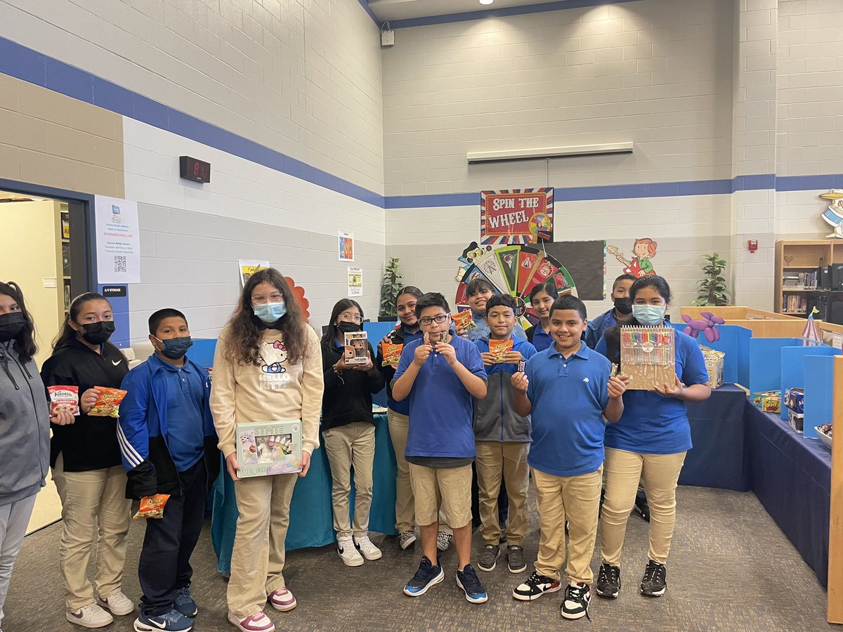huertajaz_'s tweet photo. So proud of my students 🥳❤️ #read #library @libraryharwell @HMSLionPride https://t.co/lksrrBNkNI
