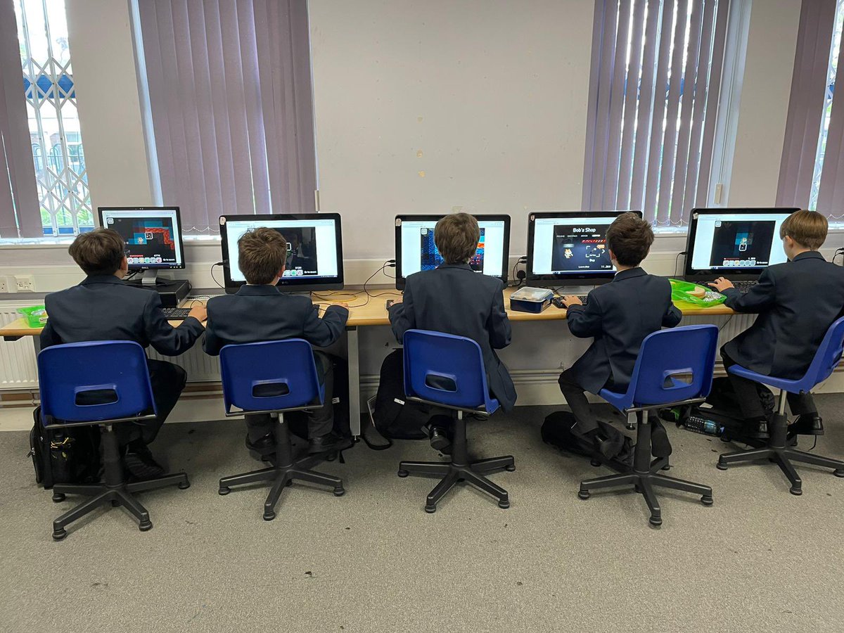 KelmscottSchool's tweet photo. The next generation developing their programming and skills - I wonder will any of these @KelmscottSchool students be the next @BillGates who was fixated on programming since he was 13? #NationalCodingWeek2022 #cocurricular #computingprogramming https://t.co/cHjZZ3b5CV