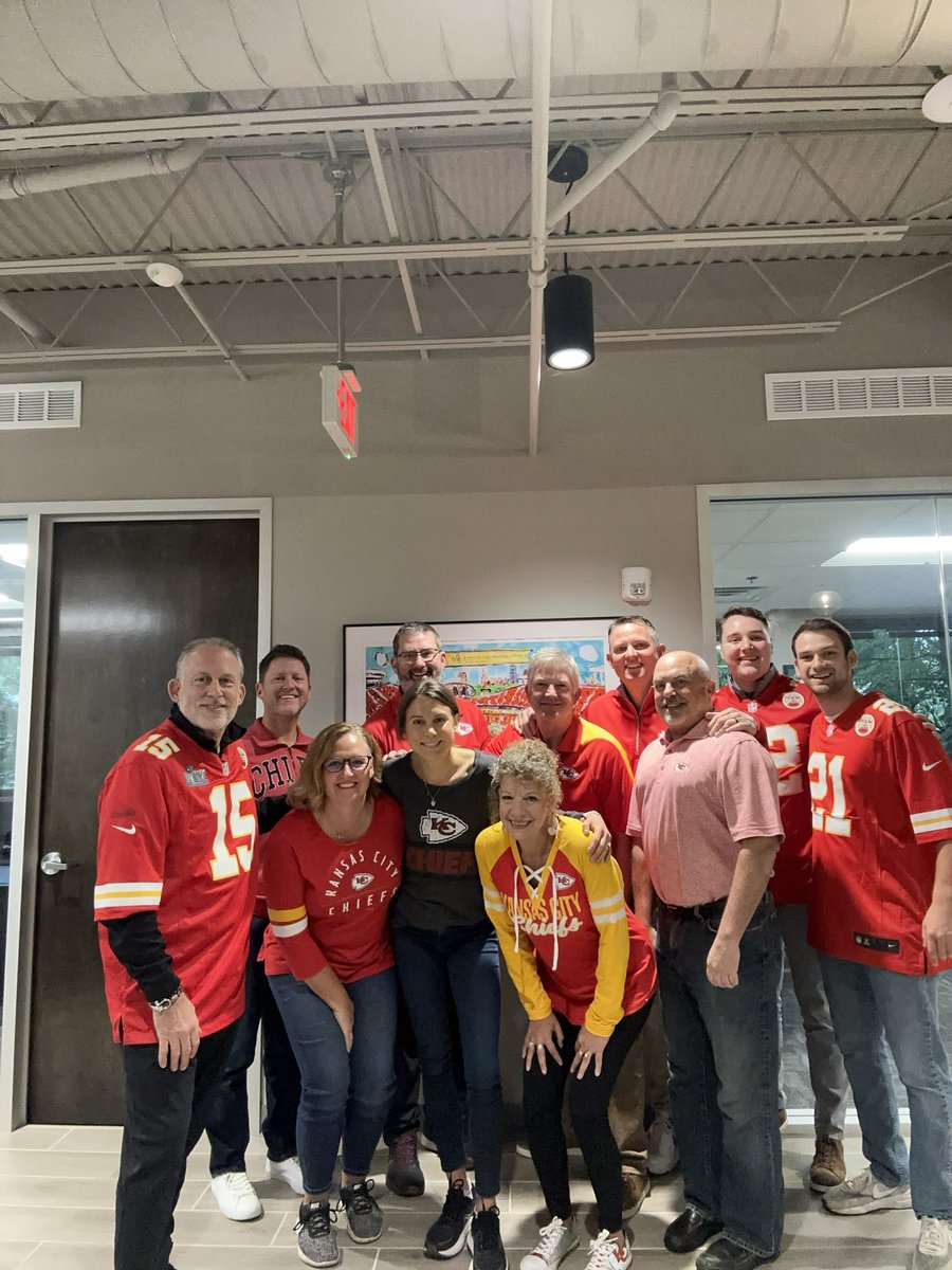 Teamfpgkc's tweet photo. Happy Red Friday, go Chiefs! 🏈‼️

#TeamFpg #RedFriday #KansasCityChiefs https://t.co/ob8wvO3bti