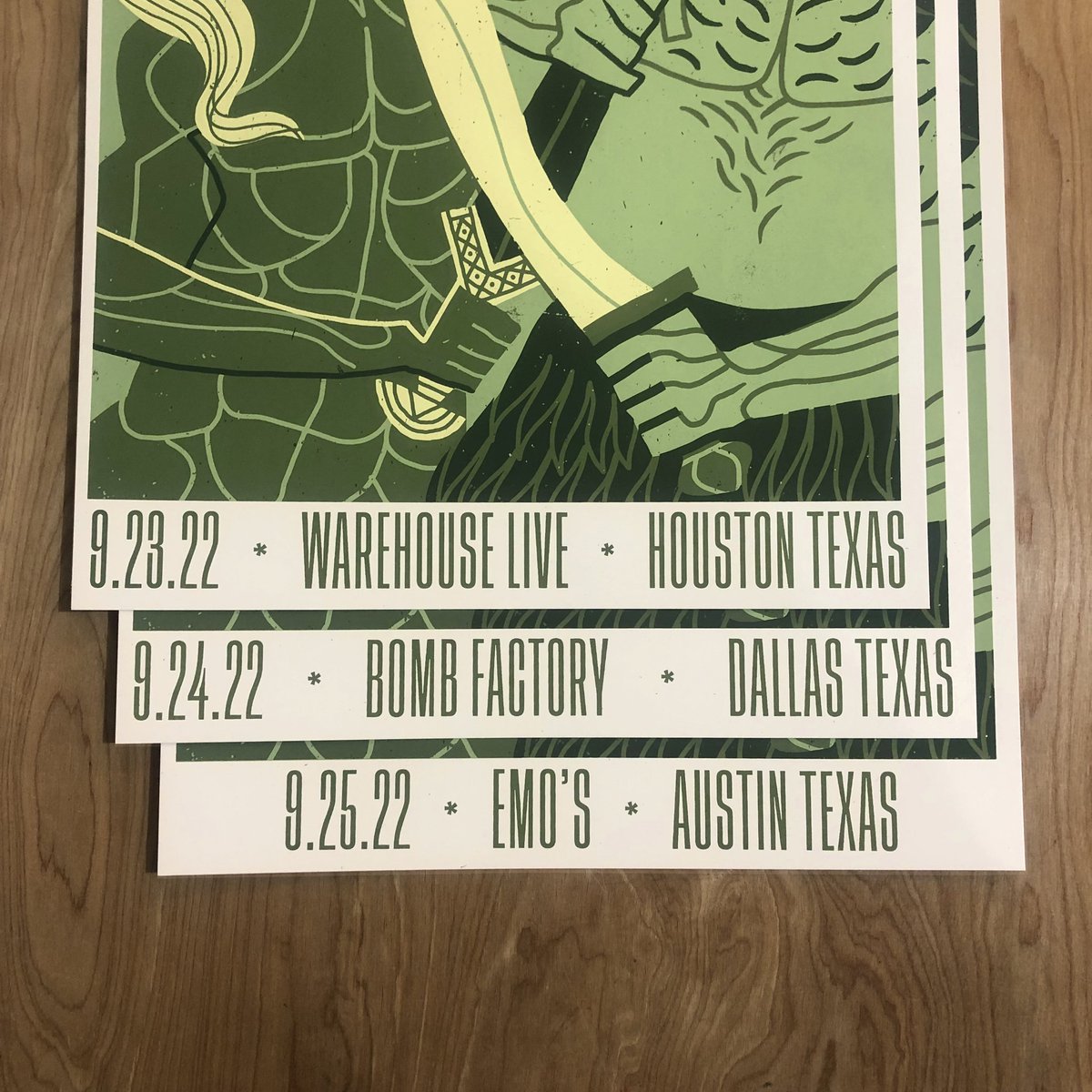 SManifesto's tweet image. TEXAS! HERE IS YOUR SHOW POSTER FOR THIS WEEKEND! Gorgeous as ever art by our dude @andre_ducci!  Limited number, hand screen printed by @widerawakeprint! Grab em at the merch table, homies!