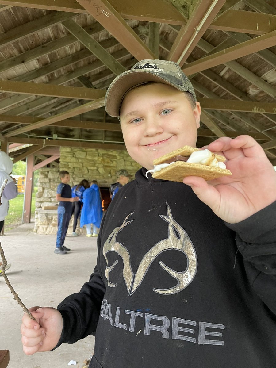 dike_new's tweet photo. Some say the perfect s’more has been made!  Only at the School of the Wild https://t.co/SP4amfOeJw