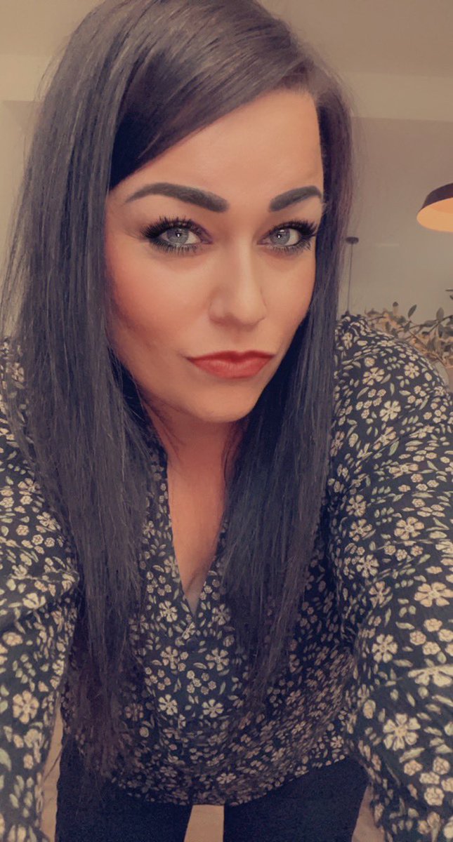 1976_Jessy's tweet photo. Been a shit few weeks!!! 
But tonight I’m celebrating my promotion in work with my bestie @missmckibbs 🥂🥂 cheers everyone! https://t.co/DpH0ppmSy0