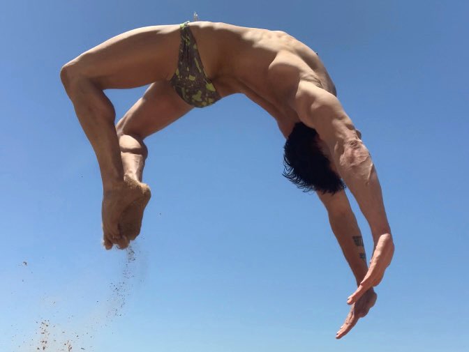 RNikoHadi's tweet photo. Freedom 💪🏽💪🏽🤩
#sexyguy #sexyman #manbutt #manass #gay #gayhot #gaysex #bendyguy #malefeet #malebulge https://t.co/aJG4HG5cKU