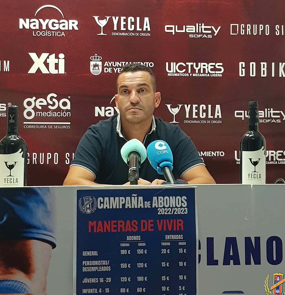Yeclano_dptvo's tweet photo. ⚽️ #PreviaJ4 🎙 #YeclanoVélezCF ⚔

👨🏽‍🏫 Adrián Hdz comentó en rdp sus sensaciones del partido del domingo 🆚️ @VELEZCFoficial a las 18h en La Constitución 🏟

💪《Intentaremos ser dominadores siendo nosotros mismos para poder imponernos》🆙️

#SegundaRFEF 🏆
#ManerasDeVivir 🔵🔴 https://t.co/u3NKGc7V8z