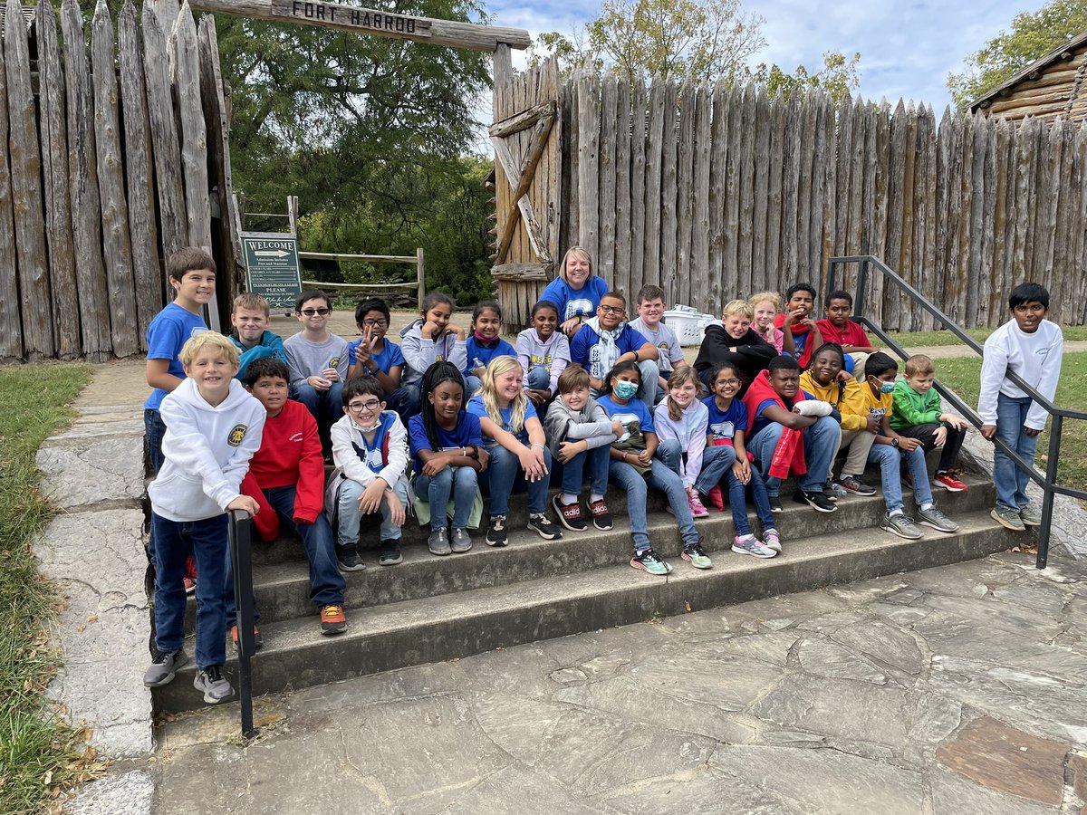MsWeiter's tweet photo. We had such a great time seeing what it was like living in the past! #fieldtrip #fortharrod #myoldkentuckyhome https://t.co/y8ogO1GiQ3