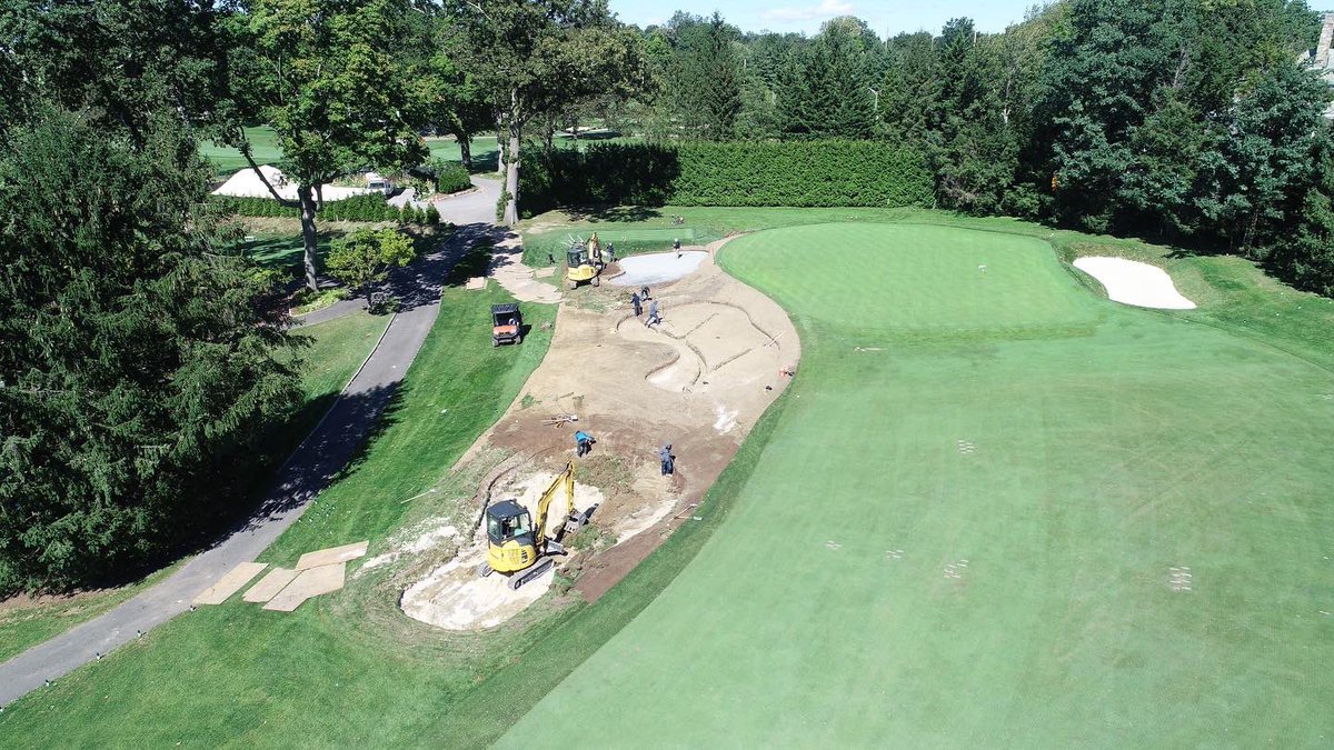 Busy week. #18 is ready for Billy Bunker and #6 isn’t very far behind. #labargolfrenovations #fenwaygolfclub #tillinghast #gilhanse
