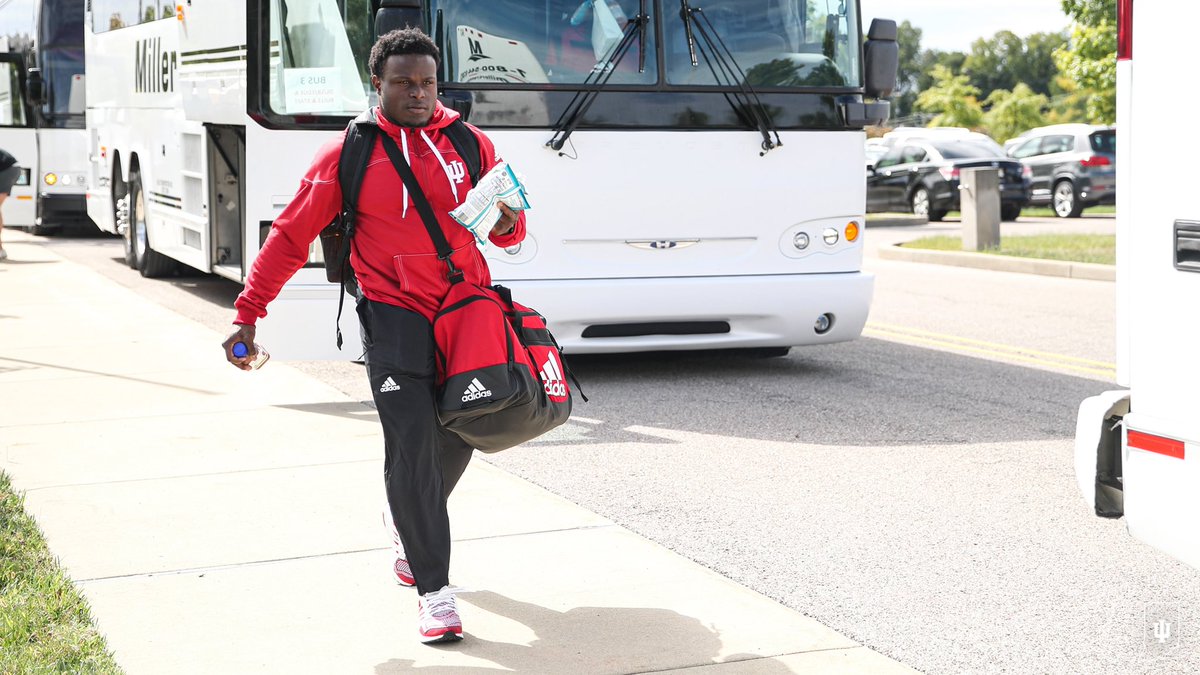 IndianaFootball's tweet photo. Let’s ride. 🚍 https://t.co/v1OVvPtCCk