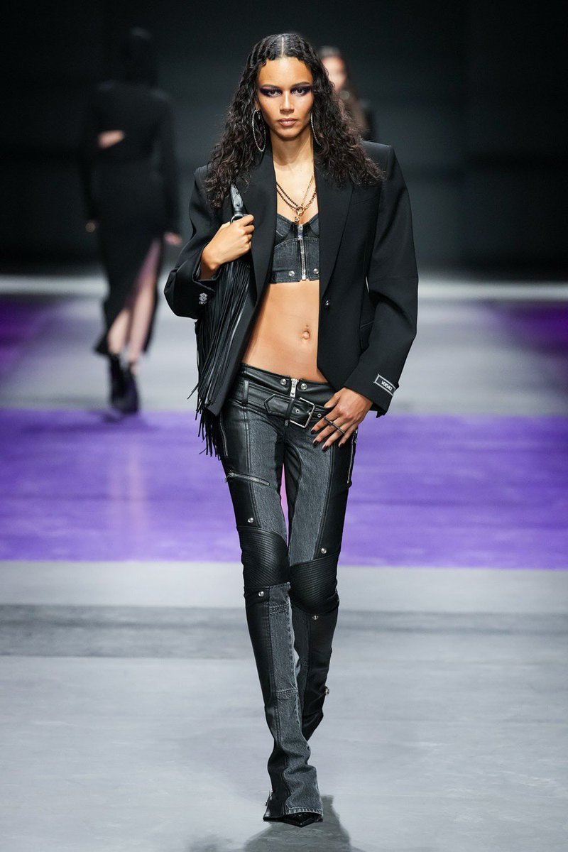CoutureIsBeyond's tweet photo. Versace S/S 23 (credit: Filippo Fior/Gorunway) https://t.co/vOwlwn207q