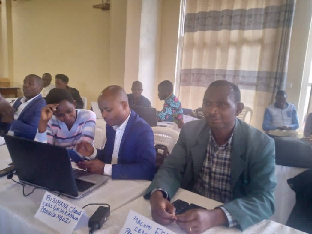 MinTFPSS_bdi's tweet photo. #Burundi :Le @MFPTE_bdi  à travers ENA vient de clôturer ce vendredi 23/09/2022 les activités de #formatio à l'intentio des conseillers communaux  chargés des questio économiques ds les provinces du Nord dont @NgoziProvince ,@KayanzaProvince ,@KirundoProvince ,@Muyinga  province https://t.co/xGPR4MSAqv