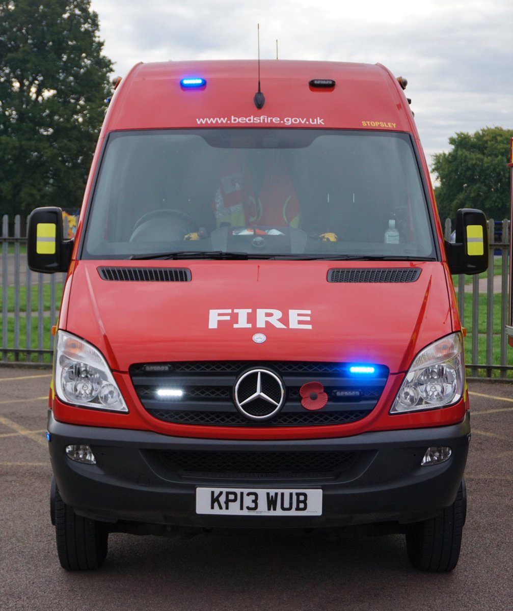 999_response's tweet photo. Many thanks to @FireStopsley for letting me look around &amp; take a few photos of their vehicles!! Some impressive equipment on both vehicles! 🚨🚒📷Thanks for viewing my Photos - NO UNAUTHORISED USE https://t.co/SxAr60zkSV
