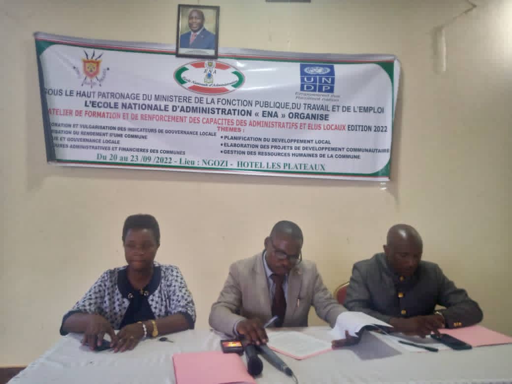 MinTFPSS_bdi's tweet photo. #Burundi :Le @MFPTE_bdi  à travers ENA vient de clôturer ce vendredi 23/09/2022 les activités de #formatio à l'intentio des conseillers communaux  chargés des questio économiques ds les provinces du Nord dont @NgoziProvince ,@KayanzaProvince ,@KirundoProvince ,@Muyinga  province https://t.co/xGPR4MSAqv