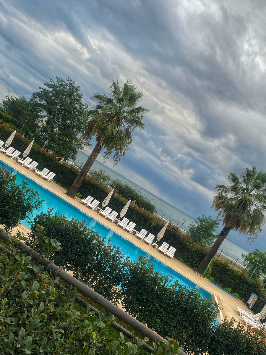 Bu sefer kötü bişi diyemeyeceğim... bazen sevebiliyorum seni tirabzonn 🫣🤫🥳