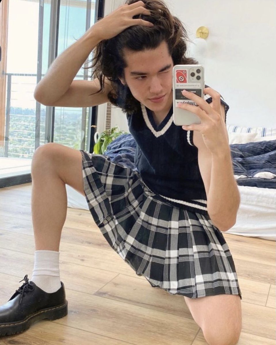 bridgesh98's tweet photo. he 💜🧡❣️💕💚💛💕❤️💖💙 https://t.co/dlIvlqKq7b