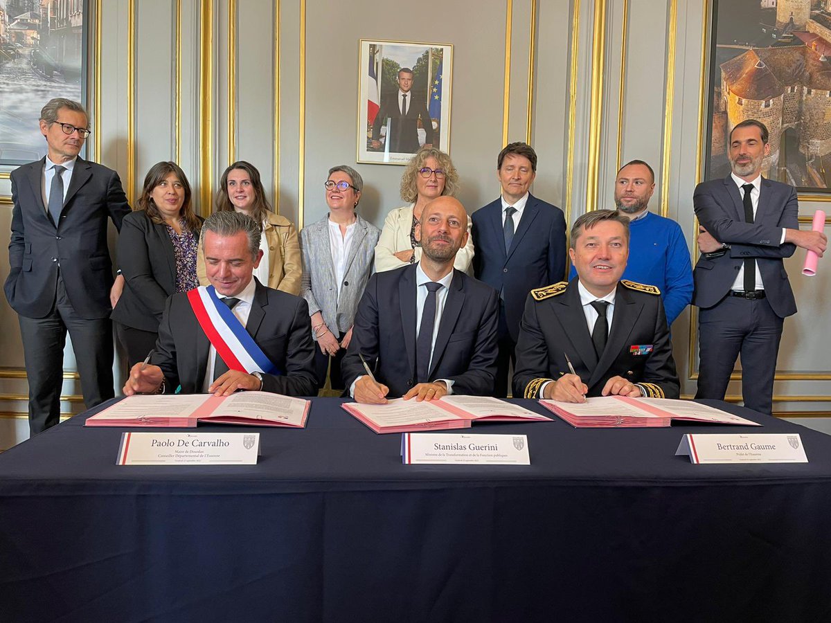 #FranceServices | 🏢Un nouvel espace France services a ouvert à Dourdan

💻Cet espace permet d'avoir accès aux principales démarches administratives avec l’aide d’un conseiller, à proximité de votre domicile. L'état s'engage à faciliter l'accès aux services publics