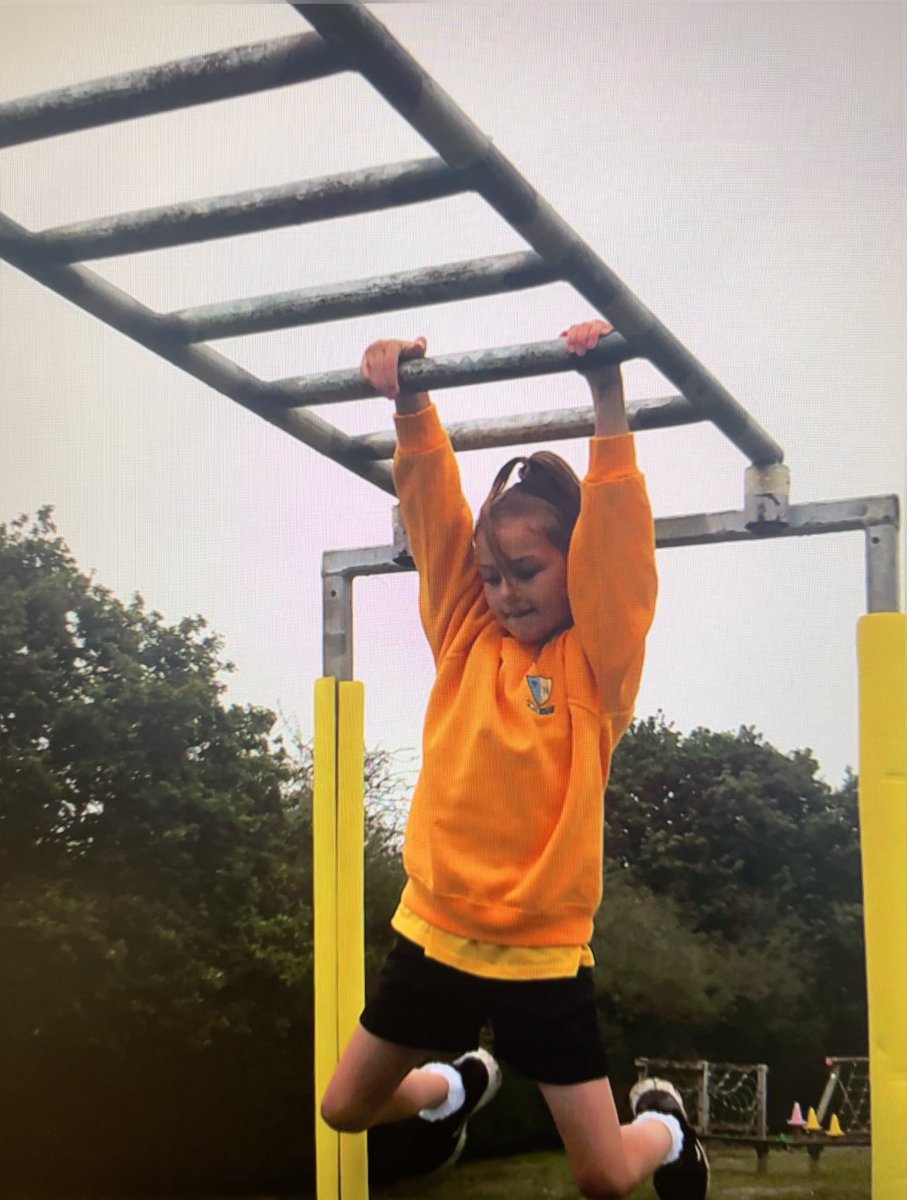 StNicholasCofE's tweet photo. An amazing day with @BrownesBootcamp 
The children had so much fun, they showed great courage and determination! Thank you so much for coming to see us 😊 https://t.co/jGjVf889zf