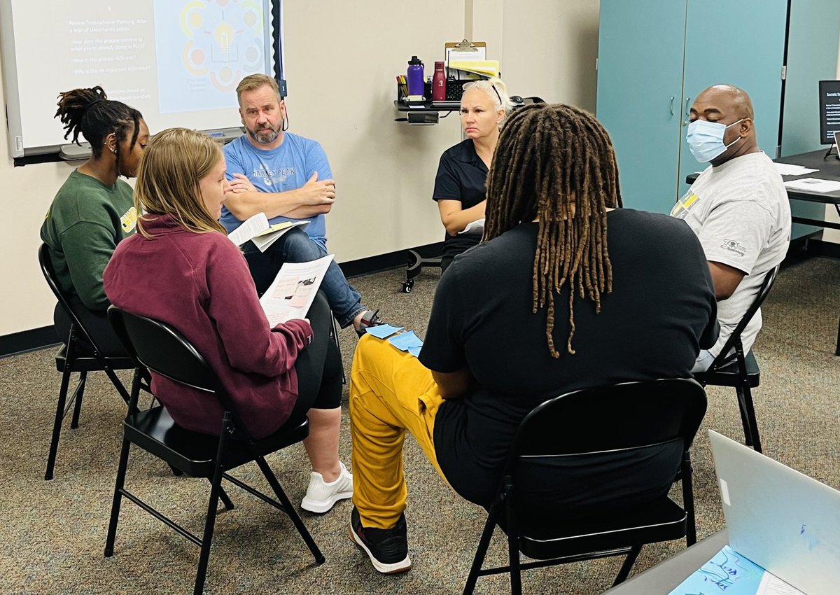 ⁦<a href="/draudraude/">Dr. Audra Ude</a>⁩ leads the science and social studies teams in a PLC planning Socratic seminar. #reflectanddiscuss ⁦<a href="/QV_Raiders/">Quail Valley Middle School</a>⁩ #fbisdlearns ⁦<a href="/FortBendISD/">Fort Bend ISD</a>⁩