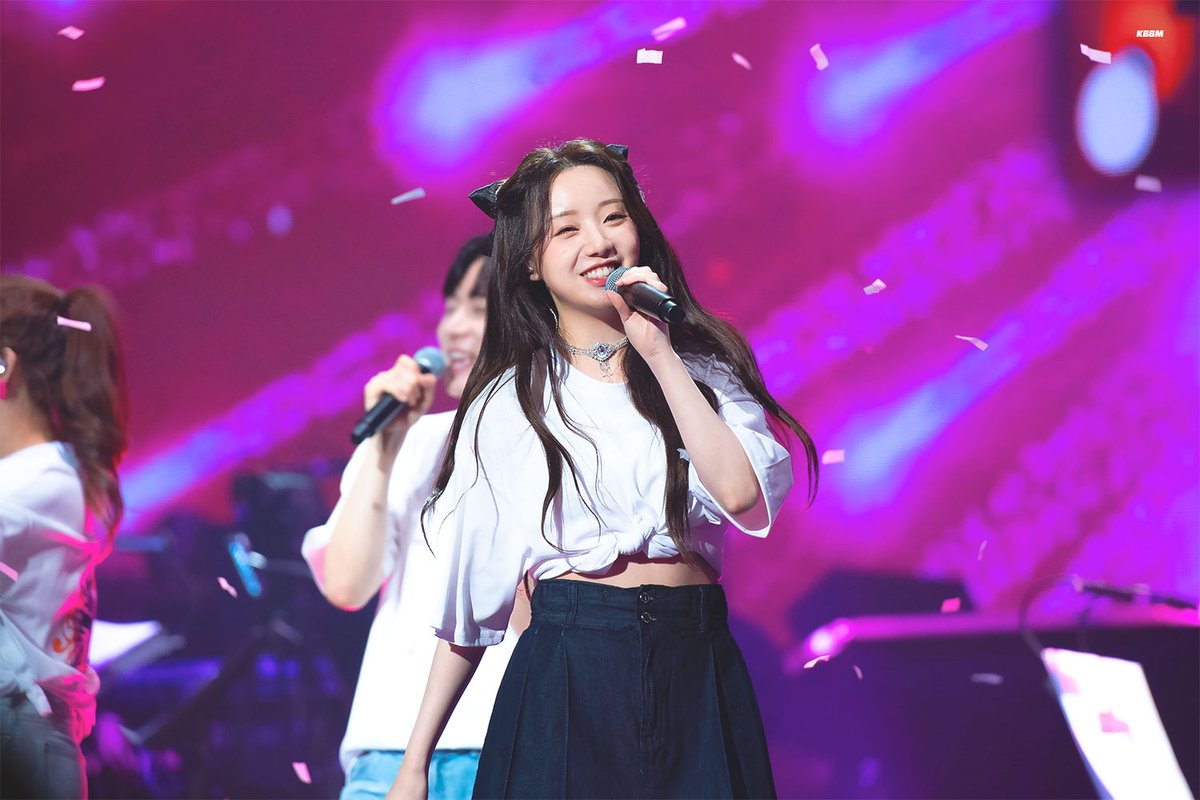 jigiya0320's tweet photo. 오늘 의상들 최고다.. https://t.co/7YXz9NqERX