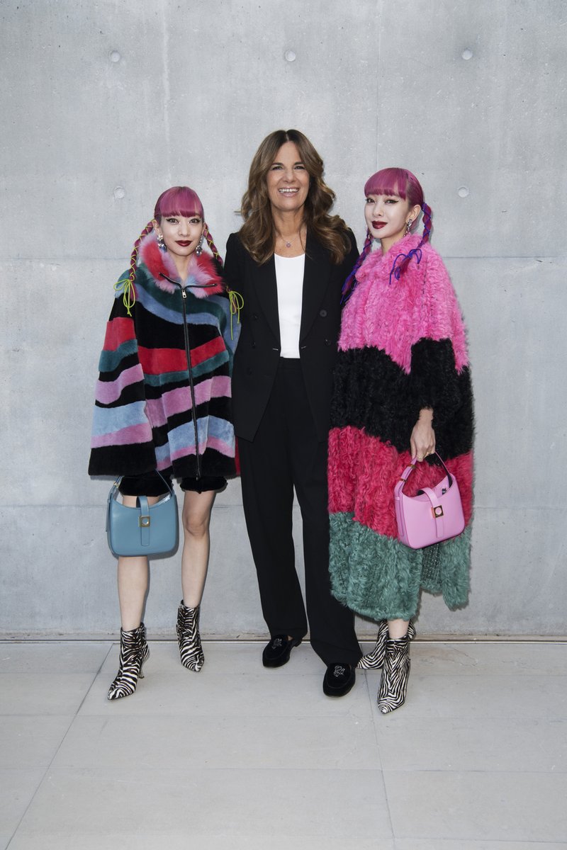 armani's tweet photo. Roberta Armani with the special guests at the #EmporioArmani Spring Summer 2023 fashion show.

@OliviaPalermo https://t.co/NaPg65yXdB