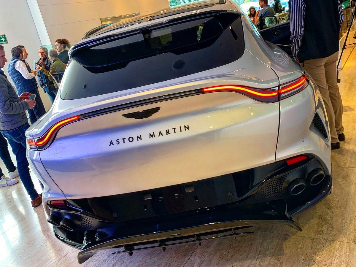 alto_octanaje1's tweet photo. De las pocas en México! Aston Martin DBX 707, motor V8 Turbo 4.0 lts, 707HP y un torque arriba de los 900 Nw-mt.  0 a 100 en 3.1 seg. Totalmente personalizable y construida a mano en Inglaterra. Tuya por $235,000 billetes verdes….! @EveFaure @elponce66 @benja220596 https://t.co/DKQJN34vYd