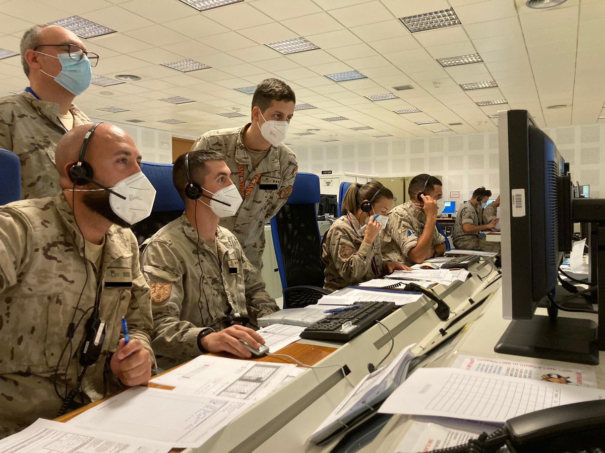 Ala46_ea's tweet photo. Desde el #GRUALERCON han controlado todas las misiones, aportando controladores a los procesos de planeamiento, briefing y debriefing. De esta manera se refuerza el adiestramiento de todos los participantes y se mejora la coordinación entre las diferentes Unidades.

@EjercitoAire https://t.co/mAcNOS3wig