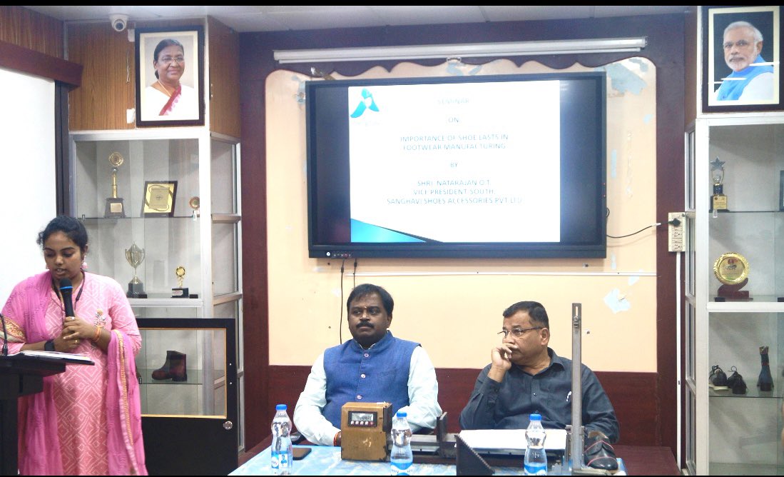 CFTI_Chennai's tweet photo. CFTI’s SEMINAR SERIES Chapter 8 on “Importance of Shoe lasts in Footwear manufacturing” by veteran and 32 years experienced expert in lasts, Shri.Natarajan.O.T Vice President South from M/s Shangvi Shoe Accessories Pvt Ltd graced the occasion and delivered his best. #shoelast https://t.co/AgnKmJr9j2