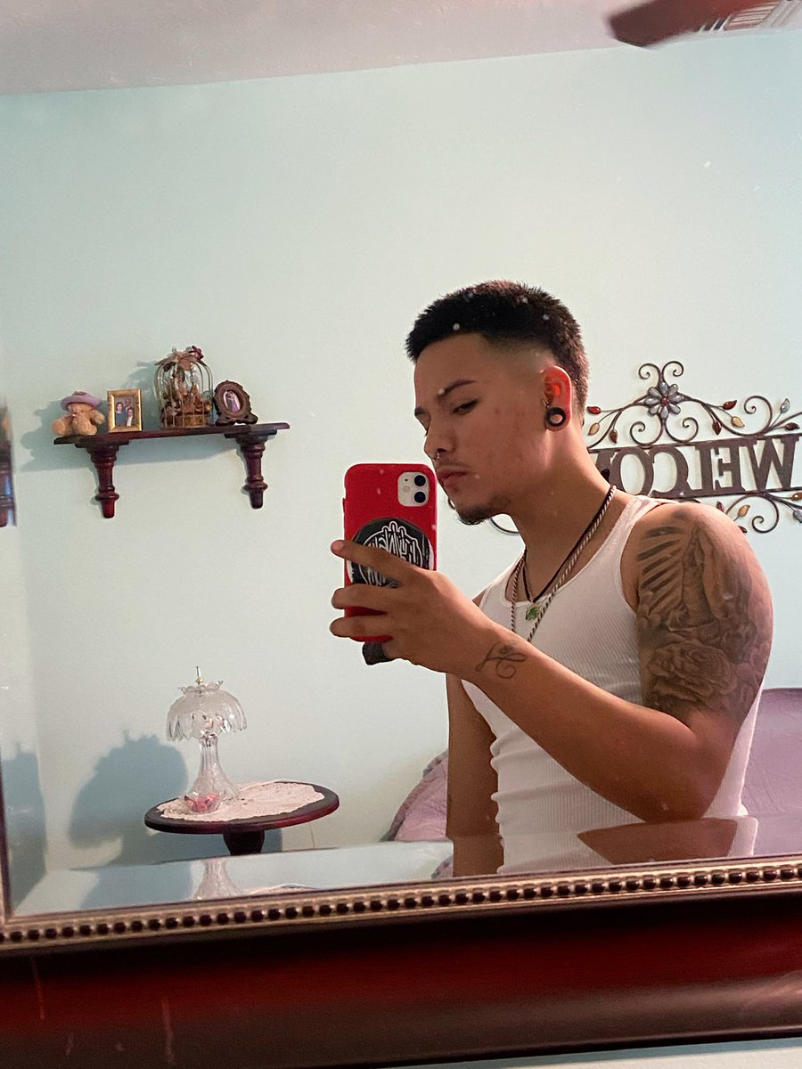thissfoochris's tweet photo. I can’t believe it’s been 6 years already 💉😎#september16 #hrt #6yrs #liveforu #ftmtransition https://t.co/HqYz7z4Xcd