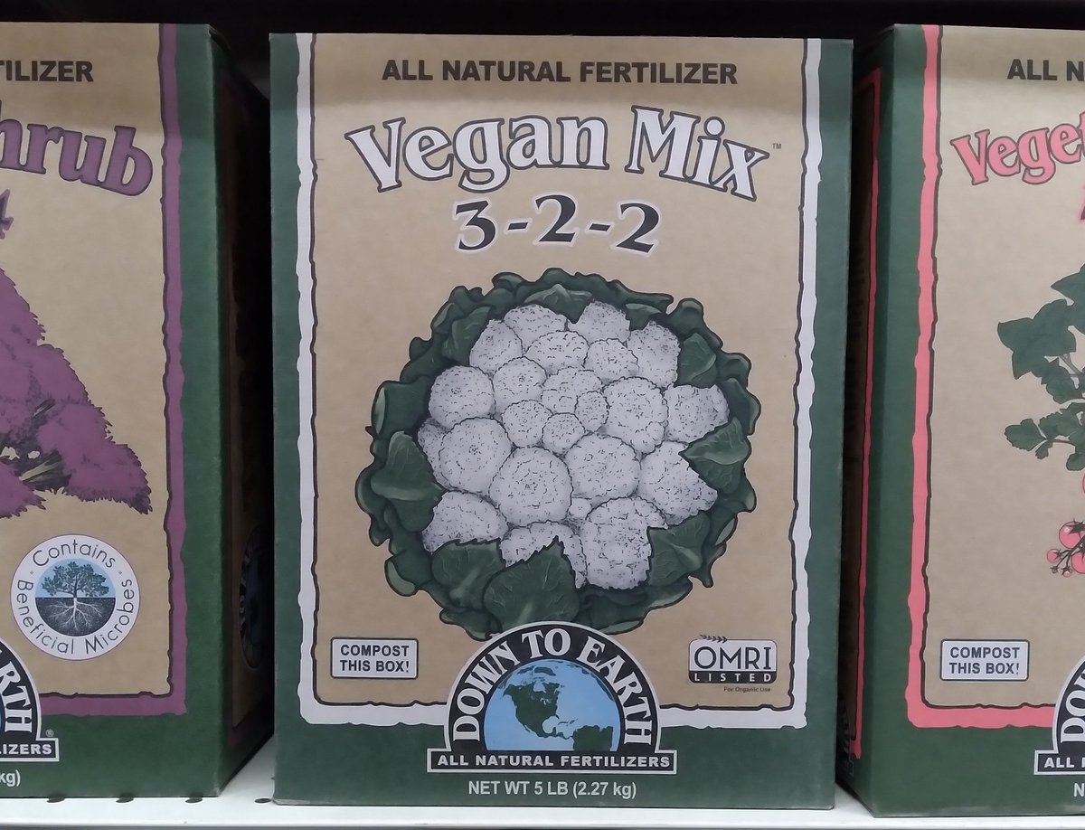 zabmo's tweet photo. I recently started an herb garden for the first time since becoming vegan. I had a dilemma choosing potting soil. The commercial organic soil had animal products... so I chose soil with a small amount of chemical fertilizer and may add this later... https://t.co/OoTKNUzKJP