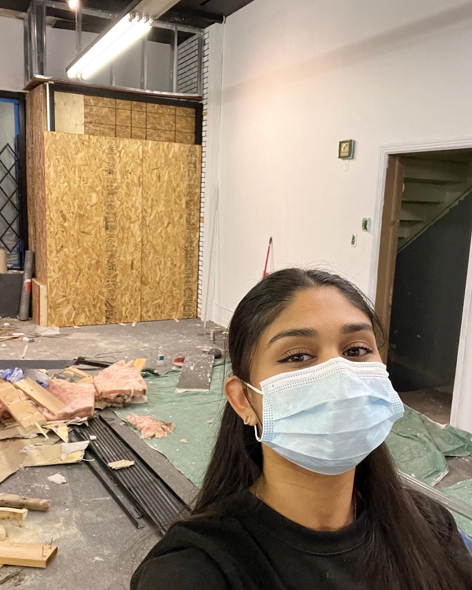 ree2mz's tweet photo. Last pictures of my event venue being built! 🚧 These past few months have been just as much exciting as challenging. Planning and executing the majority of it alone was demanding but I genuinely feel like I can tackle ANY projects now. Link in bio to see a video on my journey 👩🏽‍💼 https://t.co/0sWqsfgWd8