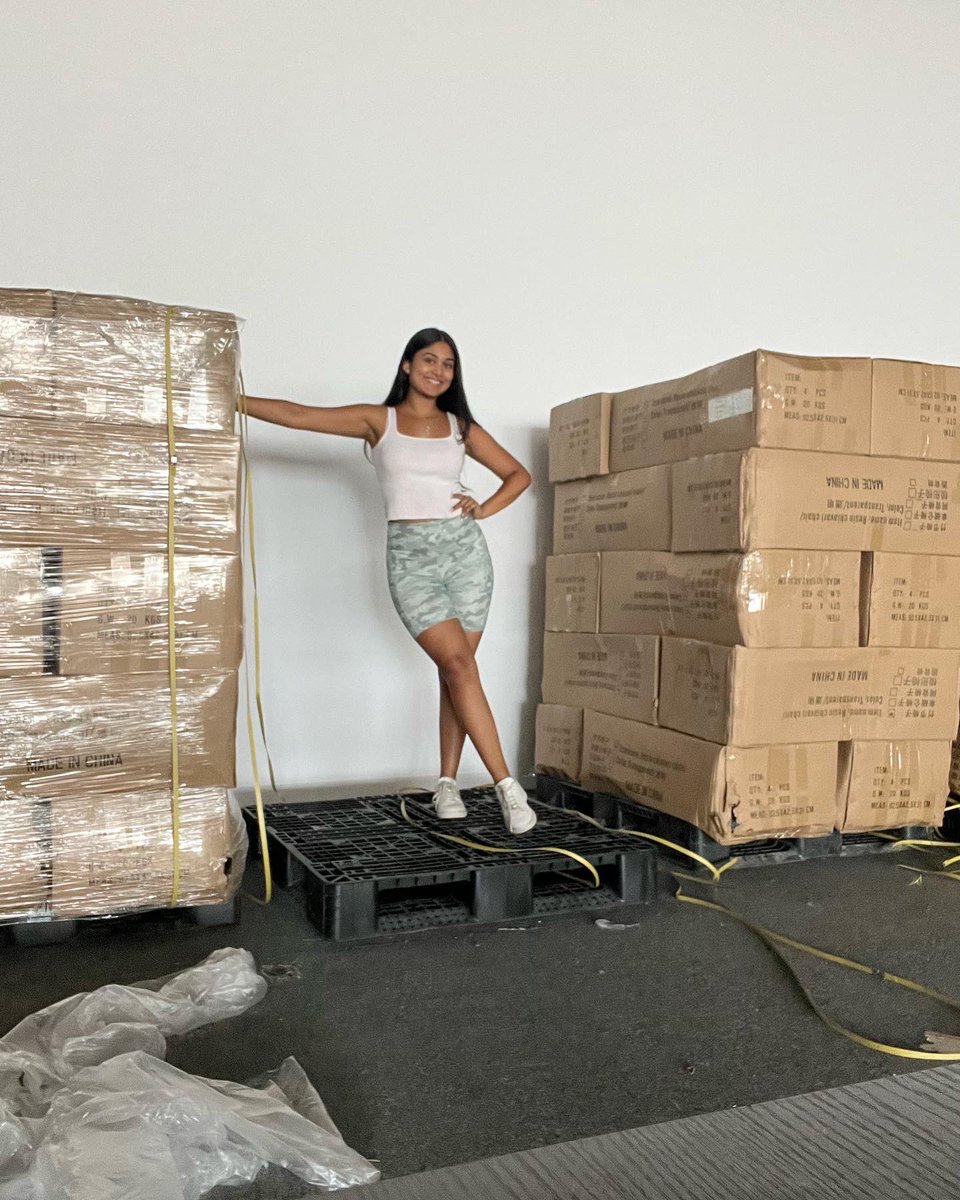 ree2mz's tweet photo. Last pictures of my event venue being built! 🚧 These past few months have been just as much exciting as challenging. Planning and executing the majority of it alone was demanding but I genuinely feel like I can tackle ANY projects now. Link in bio to see a video on my journey 👩🏽‍💼 https://t.co/0sWqsfgWd8