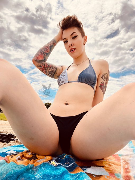 since it&rsquo;s getting chilly, here&rsquo;s one last summer shot ☀️ https://t.co/bubCiqVTvS<a href="/tag/stpatricksday"class="tags"><span>#stpatricksday</span></a>