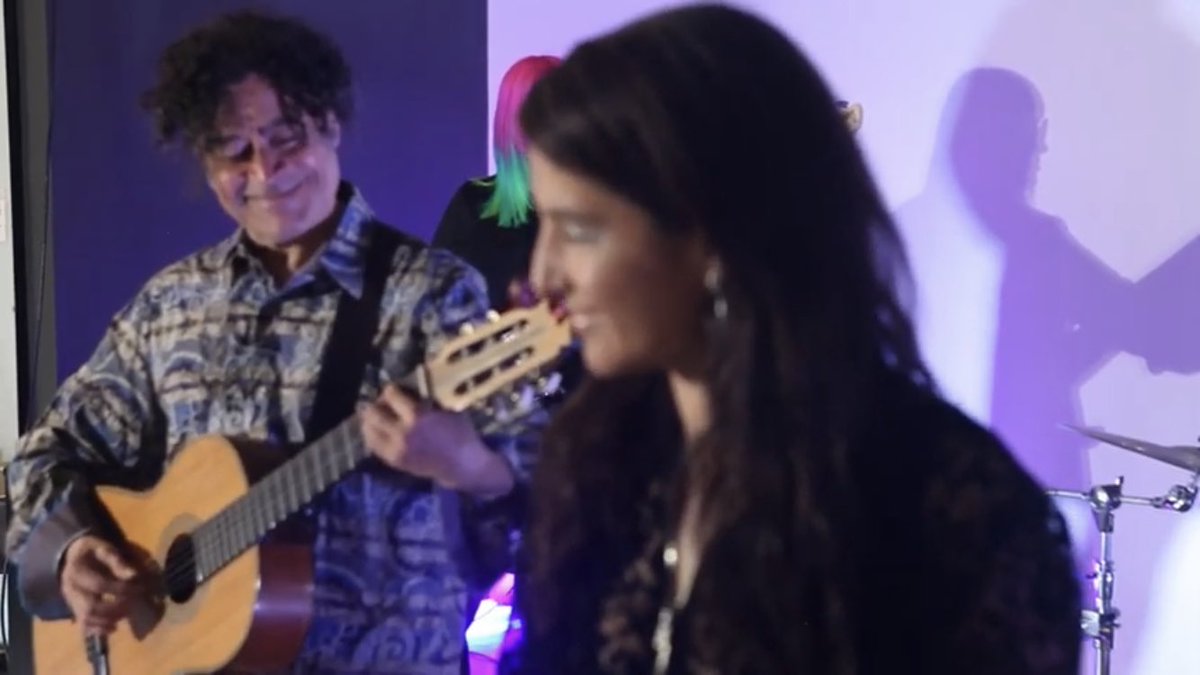 Alas que aman - Pedro Villagra youtu.be/yMW574Fgw7E via <a href="/YouTube/">YouTube</a> <a href="/Pedro_Villagra/">Pedro Villagra</a>