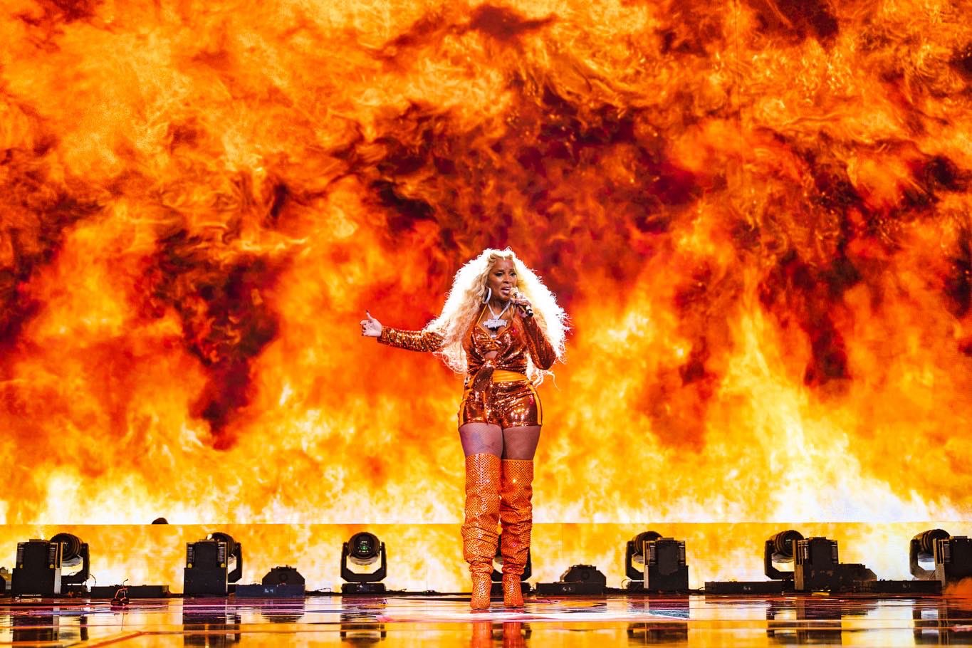wells-fargo-center-on-twitter-the-iconic-maryjblige-whosjfk