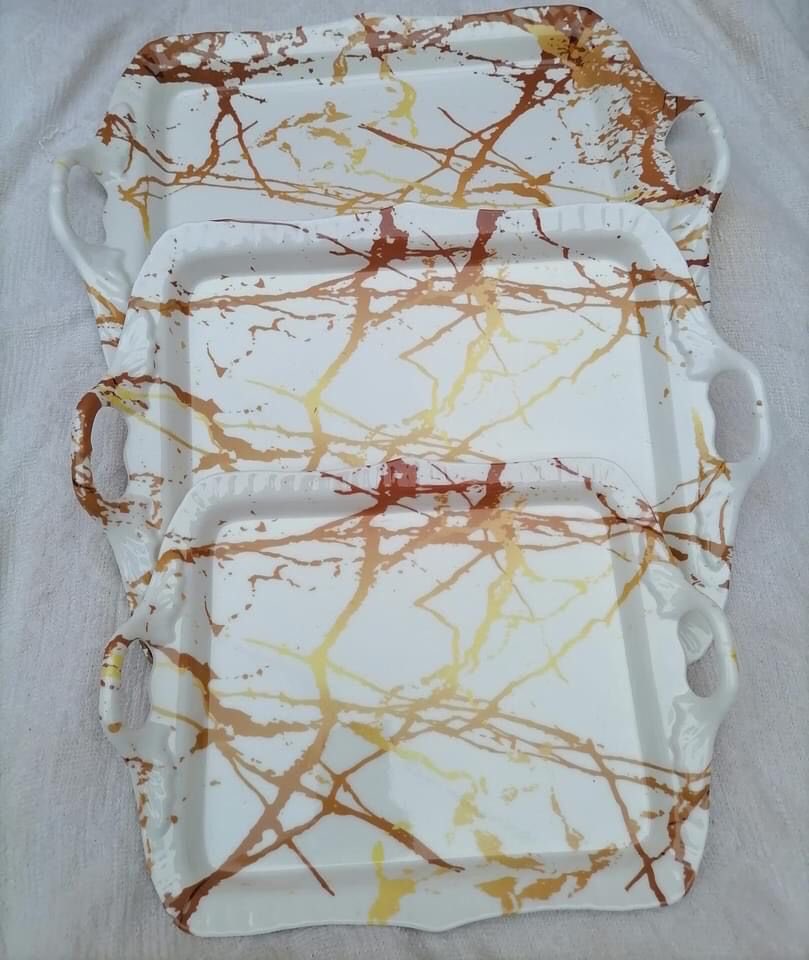 جيناكم بي حاجة جديده للمامات وستات البيوت🔥🔥
طقم صواني ملمين الفخم حبيب الكل🔥
السعر 12,000
Rt ي حلوين❤️❤️
يوجد توصيل