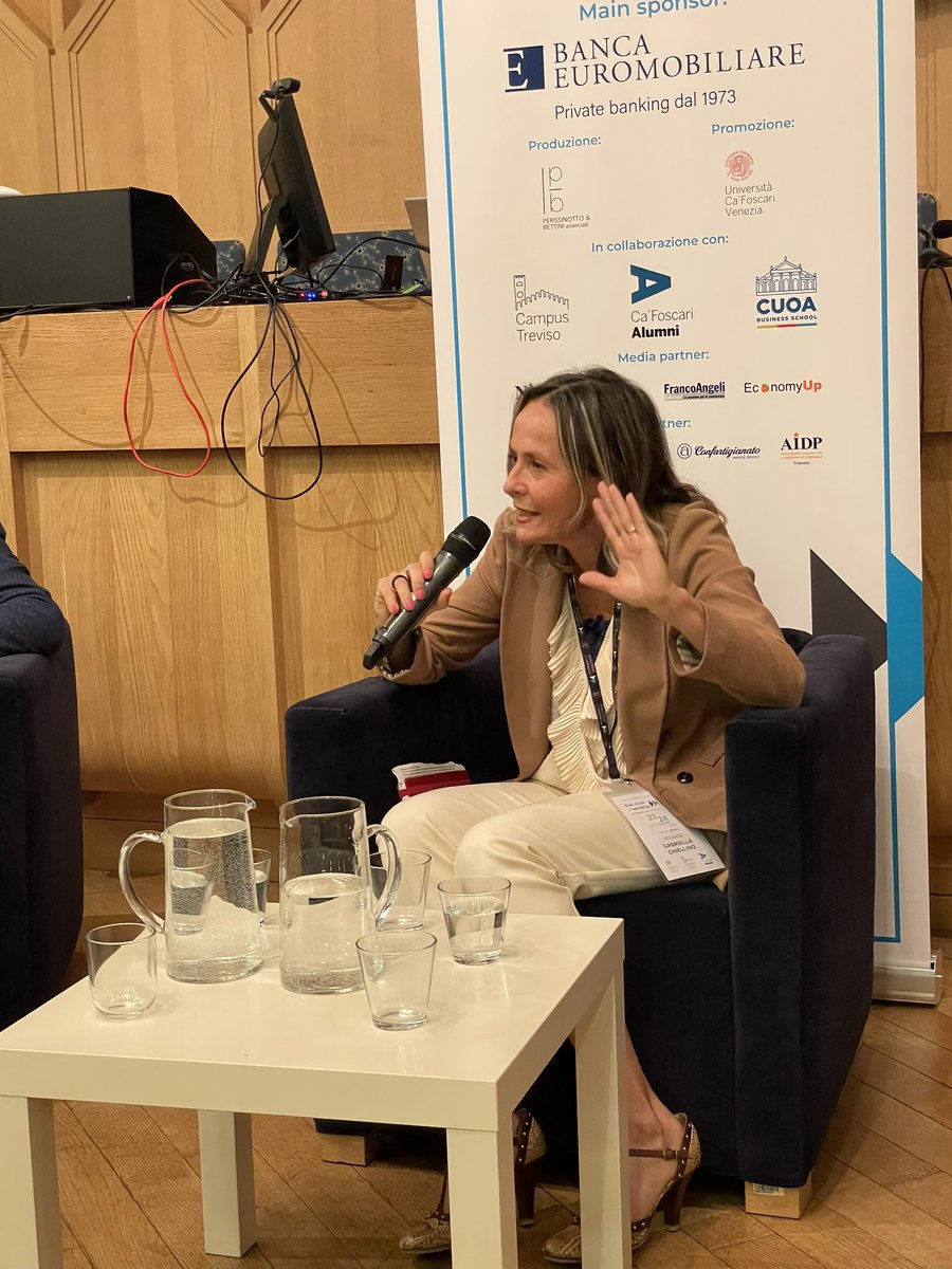 GianScarcella's tweet photo. Fare rete ci aiuta in questo momento. La sfida dell’energia si vince con il DIALOGO. @eambienteGroup @GabriellaChiellino #energia #rete #PNRR #DialoghidImpresa https://t.co/UlcXcLWVer